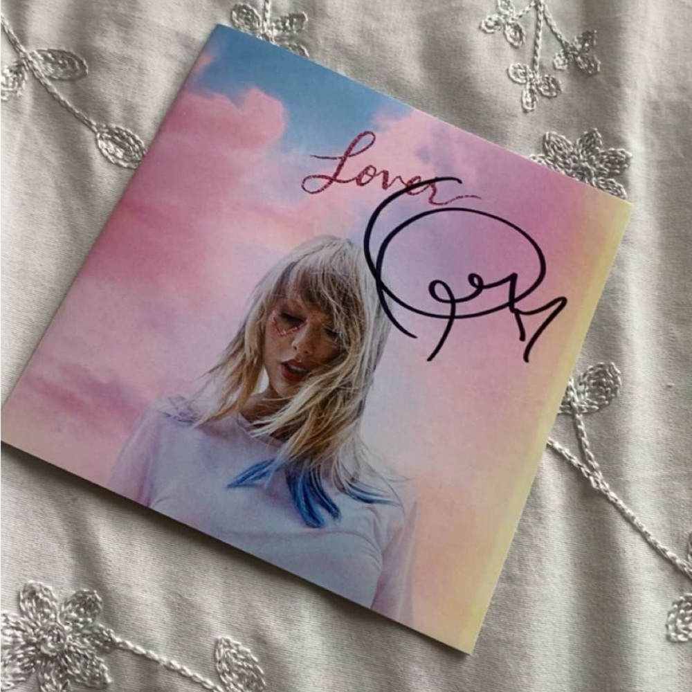 Taylor Swift Lover autograph